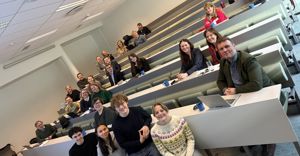 Foto av politikere i Auditoriet