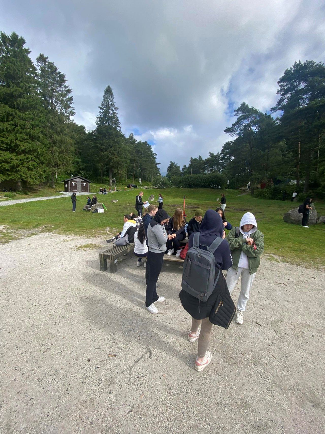 Foto av elever på srand