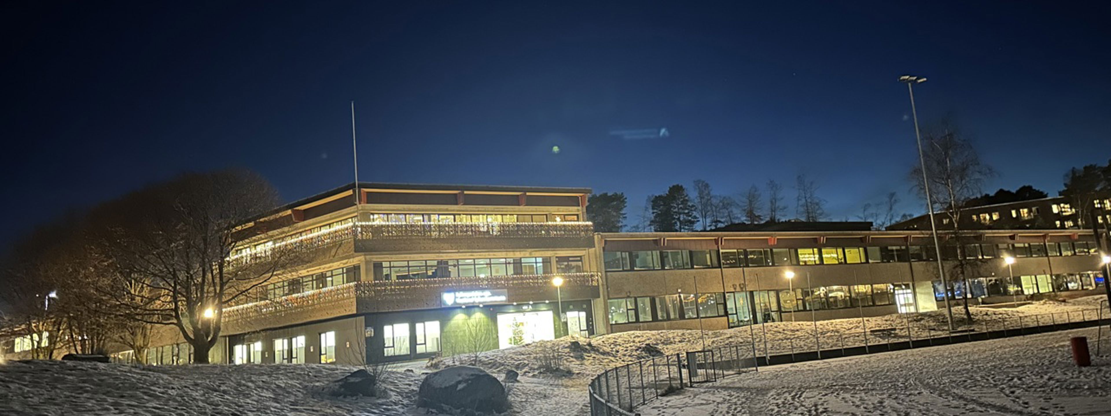 Foto av skolen