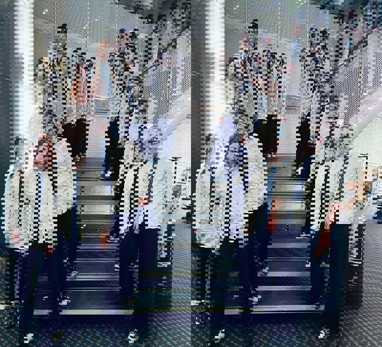 Foto av elever i kostyme i Grieghallen