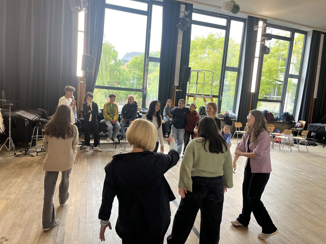 Elever i teatersalen på Heinz Berggruen Gymnasium
