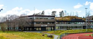 Foto av skolen